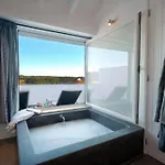 펜션 Stylish Town House In *