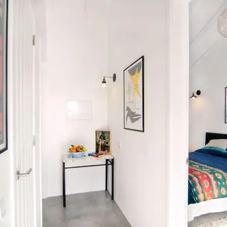 펜션 Stylish Town House In